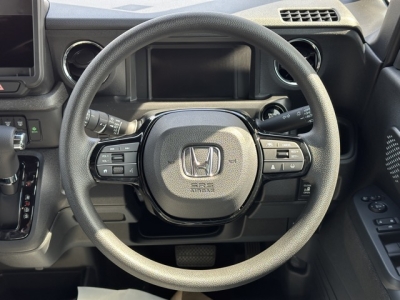 新型N-BOX(ホンダ)届出済未使用車 内外装写真
