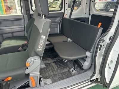 N-VAN(ホンダ)中古車 後席内装