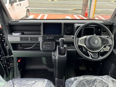 N-VAN(ホンダ)レンタＵＰ 後席から見た前席