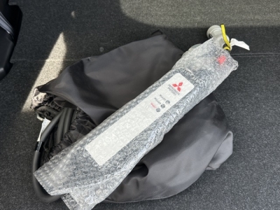 アウトランダーPHEV(三菱)レンタＵＰ 内外装写真他２