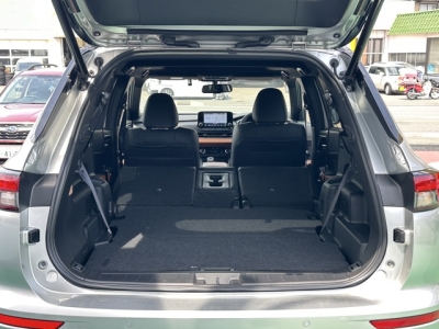 アウトランダーPHEV(三菱)レンタＵＰ 内外装写真他１
