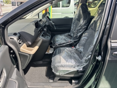 新型フリード(ホンダ)レンタＵＰ 前席内装