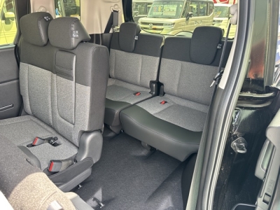 新型フリード(ホンダ)レンタＵＰ 後席から見た前席