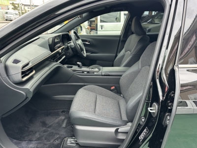 クラウンクロスオーバー(トヨタ)中古車 前席内装