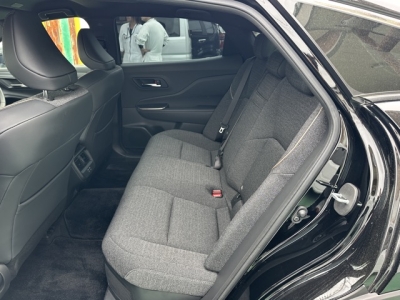 クラウンクロスオーバー(トヨタ)中古車 後席内装