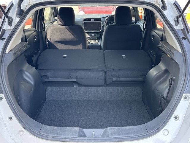 リーフ(ニッサン)中古車 10