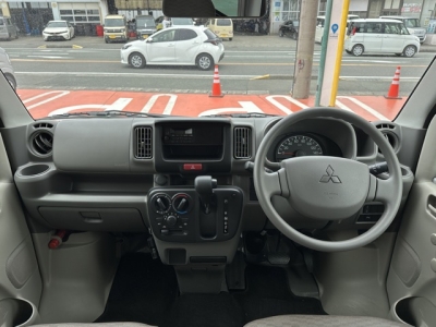 エブリイバンのOEM(スズキ)中古車 内外装写真