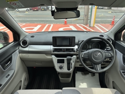 ピクシスジョイ(トヨタ)中古車 後席から見た前席