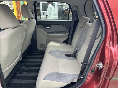 キャストのOEM(ダイハツ)中古車 後席内装