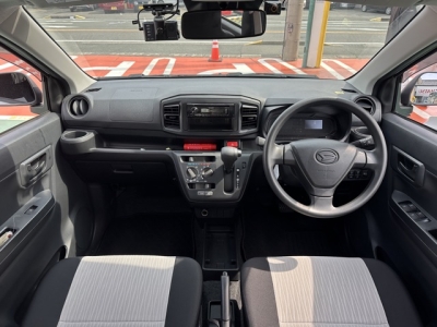 ミライース(ダイハツ)中古車 後席から見た前席