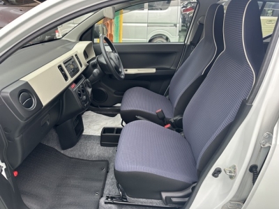 アルト(スズキ)中古車 前席内装