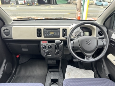 アルト(スズキ)中古車 後席から見た前席