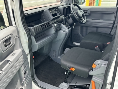 N-VAN(ホンダ)中古車 前席内装