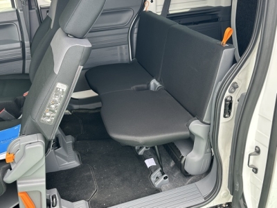 N-VAN(ホンダ)中古車 後席内装