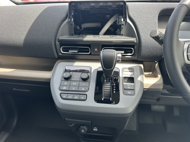 フリード(ホンダ)登録済未使用車 21