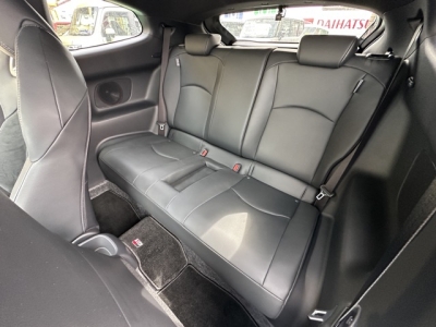 GRヤリス(トヨタ)中古車 後席内装