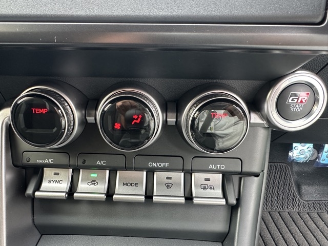 GR86(トヨタ)登録済未使用車 15