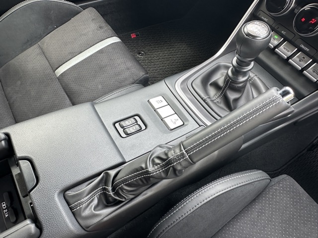 GR86(トヨタ)登録済未使用車 16