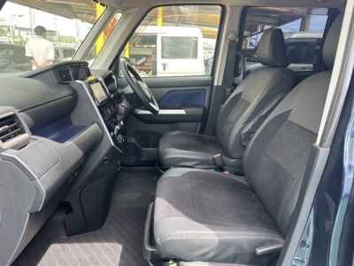 タンク(トヨタ)中古車 前席内装