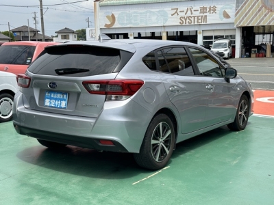 インプレッサスポーツ(スバル)中古車 内外装写真他２