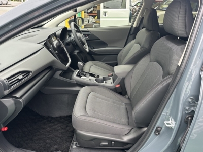 クロストレック(スバル)中古車 前席内装