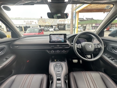 ZR-V (ホンダ)中古車 後席から見た前席