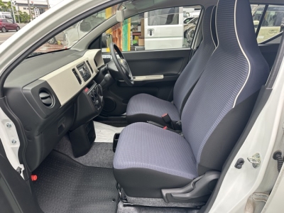 アルト(スズキ)中古車 前席内装