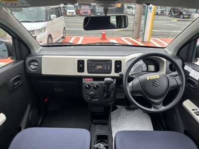 アルト(スズキ)中古車 後席から見た前席