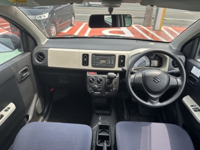 アルト(スズキ)中古車 後席から見た前席