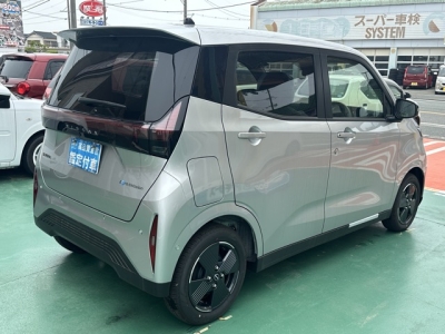 サクラ(ニッサン)届出済未使用車 内外装写真他２