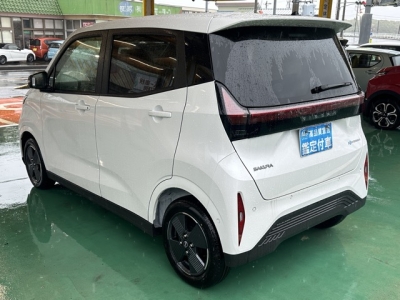 サクラ(ニッサン)届出済未使用車 後方