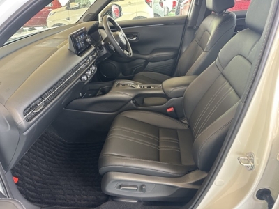 ZR-V (ホンダ)中古車 前席内装