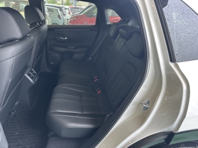 ZR-V (ホンダ)中古車 後席から見た前席