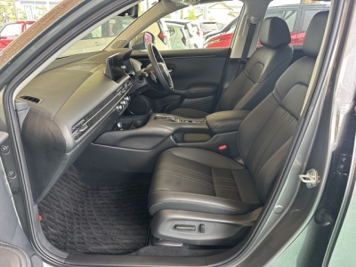 ZR-V(ホンダ)中古車 前席内装