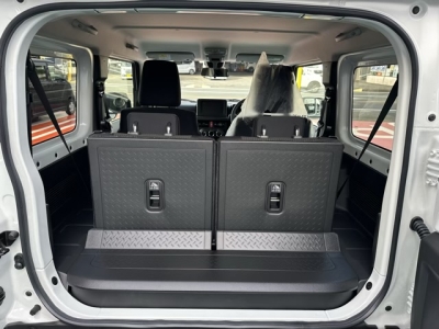 ジムニーシエラ(スズキ)登録済未使用車 内外装写真他１