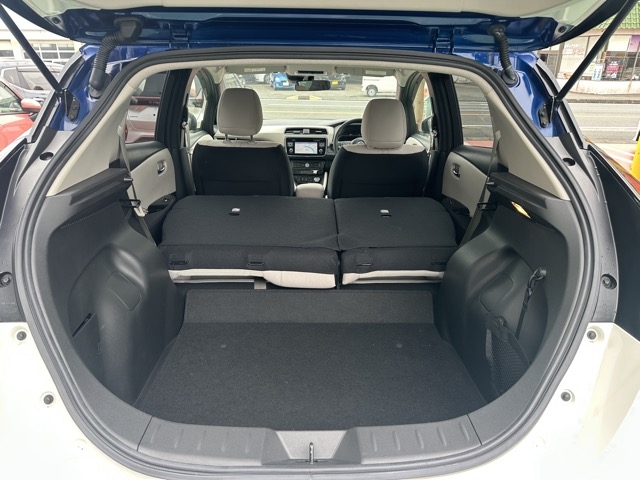 リーフ(ニッサン)中古車 9