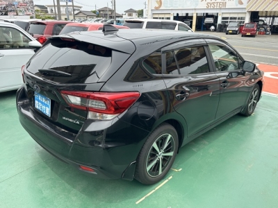 インプレッサスポーツ(スバル)中古車 内外装写真他２