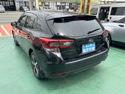 インプレッサスポーツ(スバル)中古車 後方