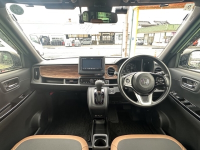N-ONE(ホンダ)中古車 後席から見た前席