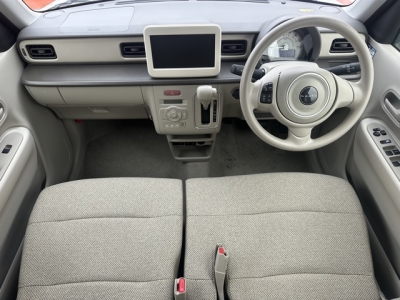ラパン(スズキ)中古車 後席から見た前席