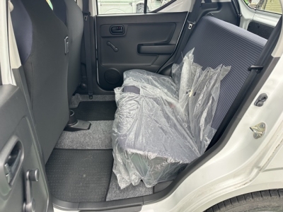 アルト(スズキ)中古車 後席内装