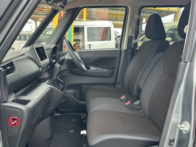 eKクロススペース(三菱)中古車 前席内装