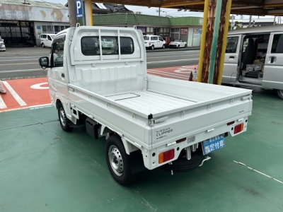 NT100クリッパー(ニッサン)中古車 後方
