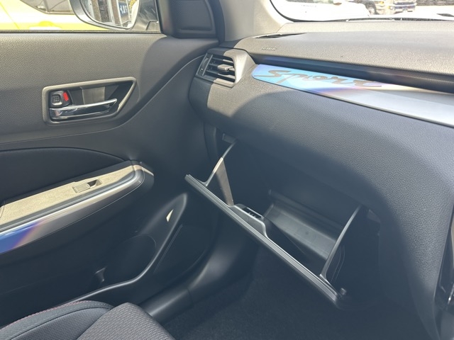 スイフト(スズキ)登録済未使用車 17