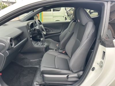 GRヤリス(トヨタ)中古車 前席内装