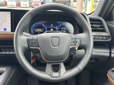 クラウンクロスオーバー(トヨタ)中古車 内外装写真他