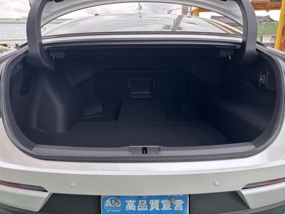 クラウンクロスオーバー(トヨタ)中古車 内外装写真他１