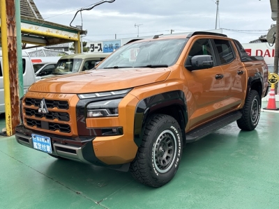 トライトン(三菱)中古車 前方