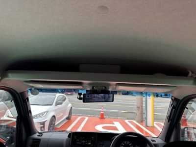 アトレー(ダイハツ)中古車 後席から見た前席