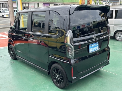 N-BOXカスタム(ホンダ)届出済未使用車 後方